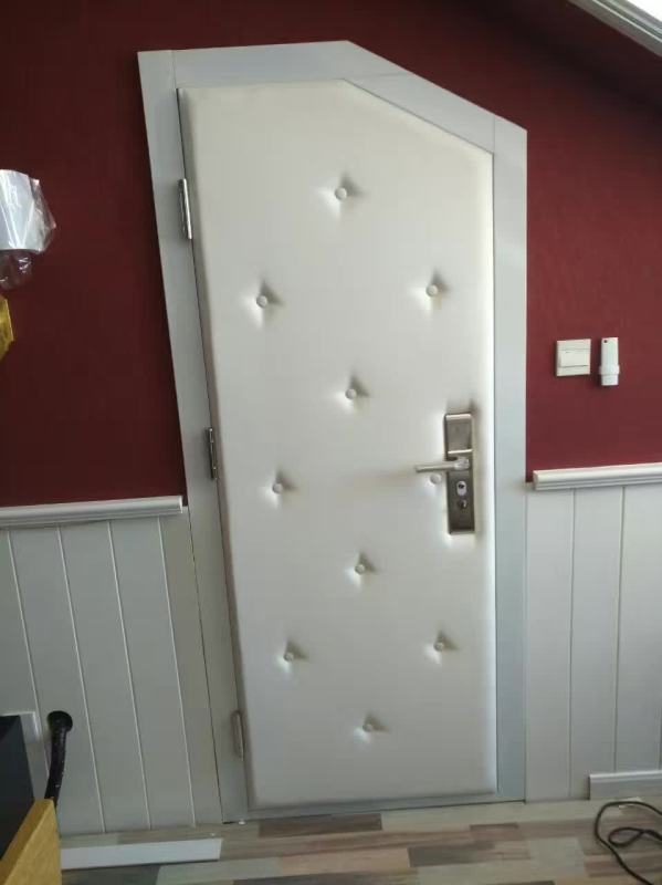 多邊異形隔聲門