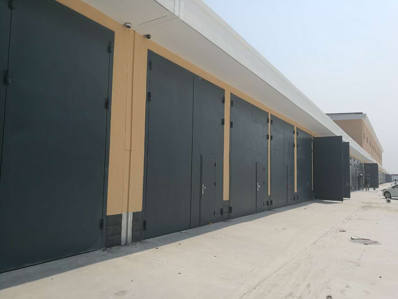 大型工業(yè)廠房門