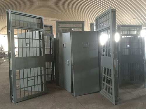 一框雙監室門（內平開外平開）