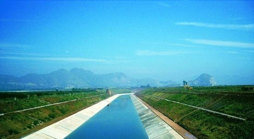 開發區地表水廠泄爆門窗項目