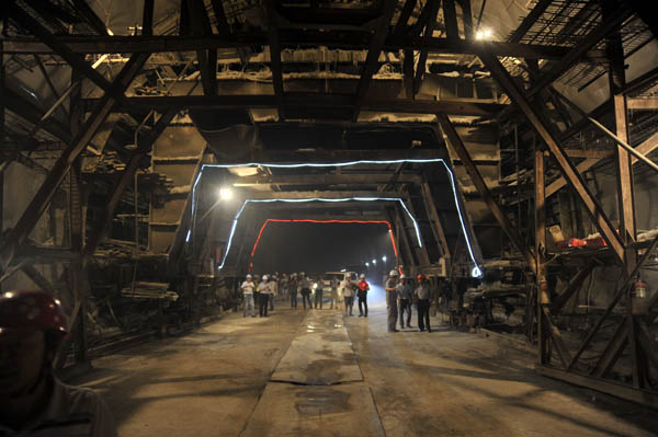 中鐵十局云桂鐵路四分部隧道防護門工程