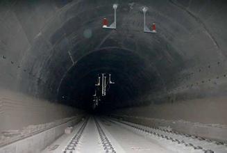 中鐵四局寶蘭客專樞紐隧道防護門工程
