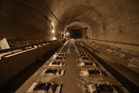 中鐵隧道集團金溫改造工程五分部隧道防護門工程